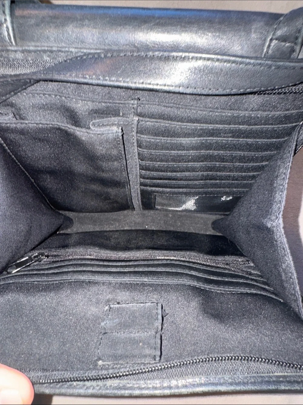 HOBO sleek leather